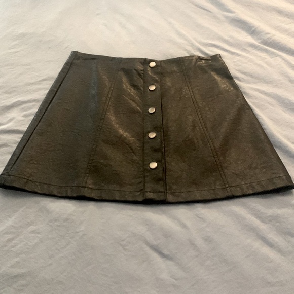 Forever 21 Faux Leather Button Front Mini Skirt, Size Small, Black - Picture 1 of 2